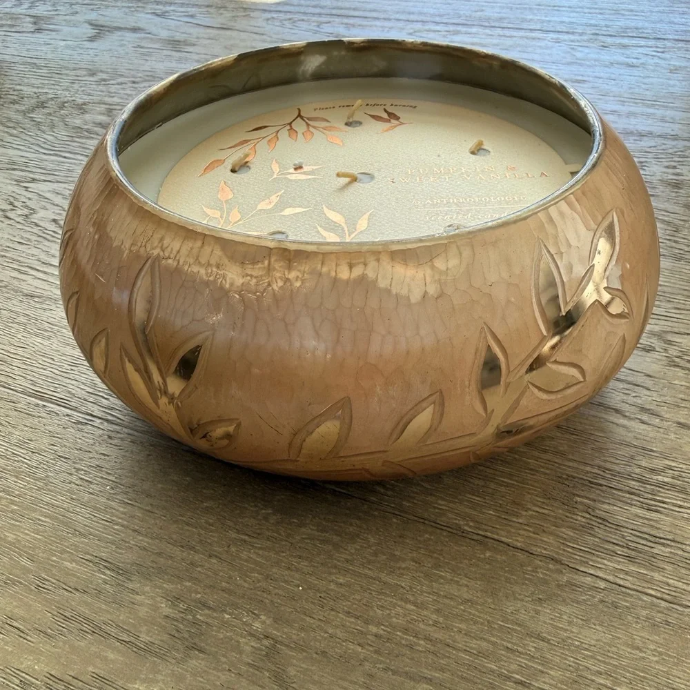 NEW NWT Anthropologie Pumpkin and Sweet Vanilla 6 wick huge Candle